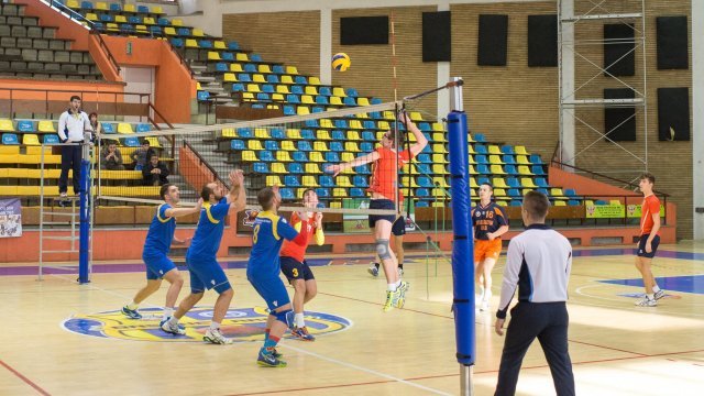 Juniorii de la UVVG ProVolei Arad încep semifinalele în compania celor de la Viitorul Cluj