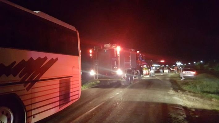 PLAN ROŞU de intervenţie la Timişoara. Un autocar plin cu pasageri s-a ciocnit cu un autoturism VIDEO