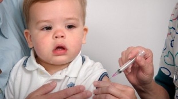 Cabinetele medicilor pediatri, pline de vaccinuri aduse din Kazahstan. Părinţii refuză imunizarea bebeluşilor 