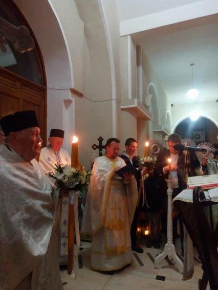 Scandalos: la Curtici, Biserica Ortodoxă a intrat în campania electorală în Noaptea de Înviere și a continuat campania duminică!