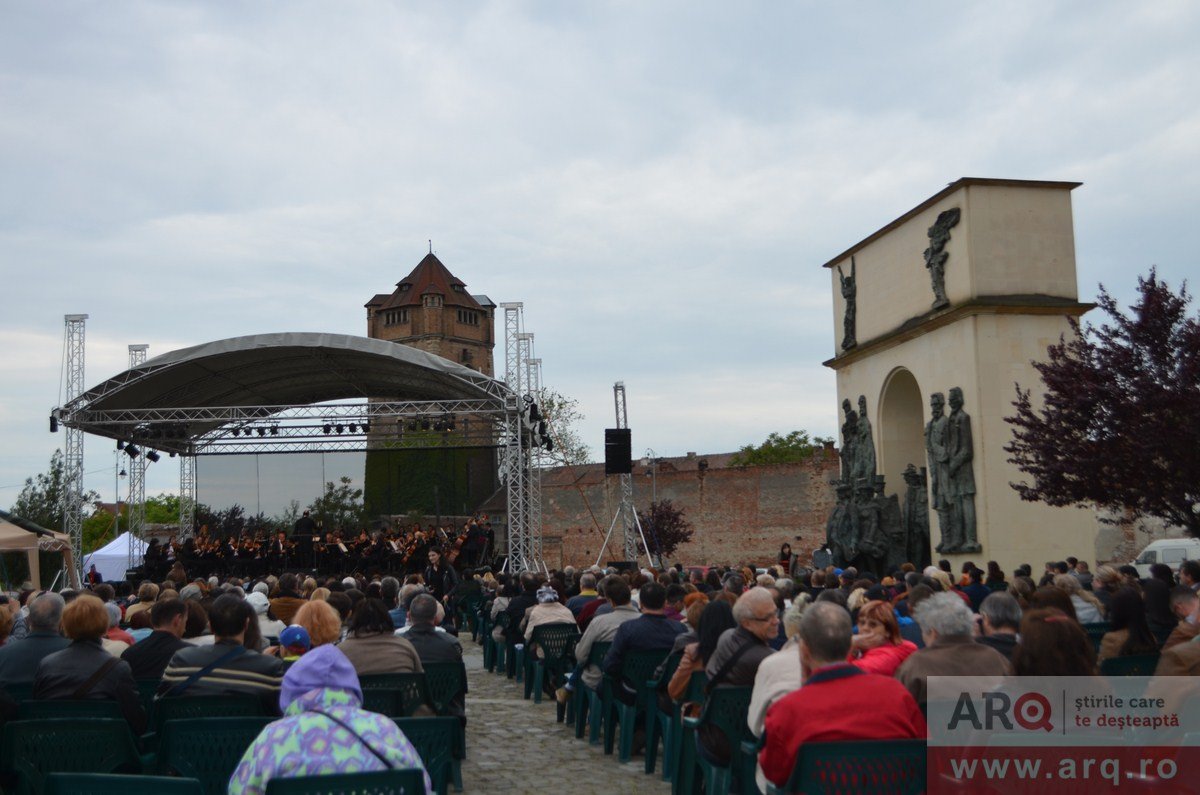 Coruri celebre din opere în Parcul Reconcilierii