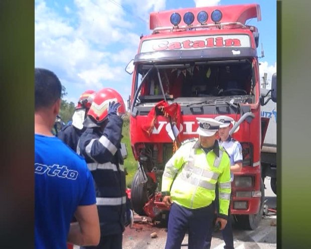 Vinerea neagră pe şoselele din România. Tragedii cumplite pe şosele, 2 morţi şi 12 răniţi