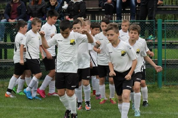 Atletico Arad s-a oprit la un pas de finala naţională a Juniorilor E