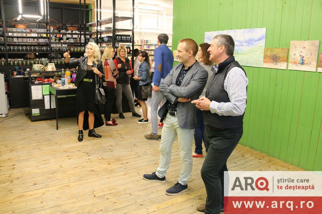 Vernisajul expoziţiei de pictură Poemul Florilor, semnată de Dan Merişca la Carturesti