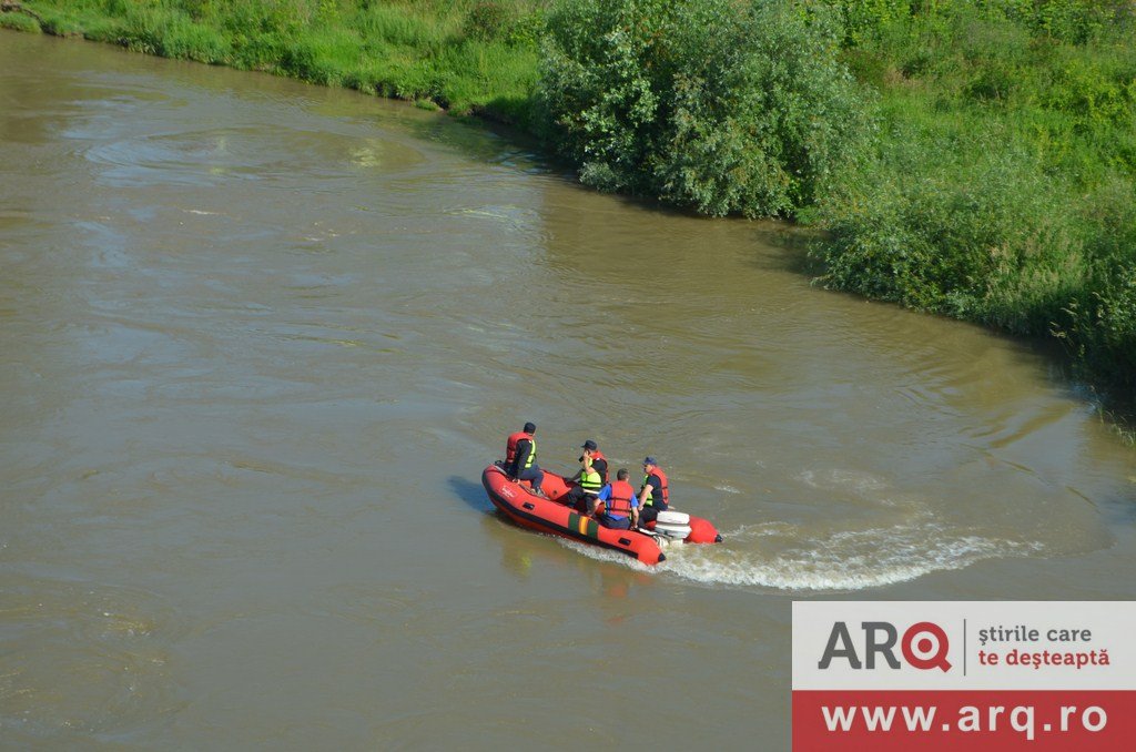 S-a aruncat în Mureş de pe Podul Traian