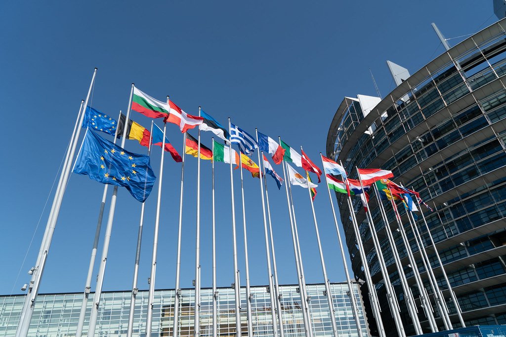 Bruxelles blochează parțial o tranșă PNRR pentru România. Reforma pensiilor speciale, în centrul disputei