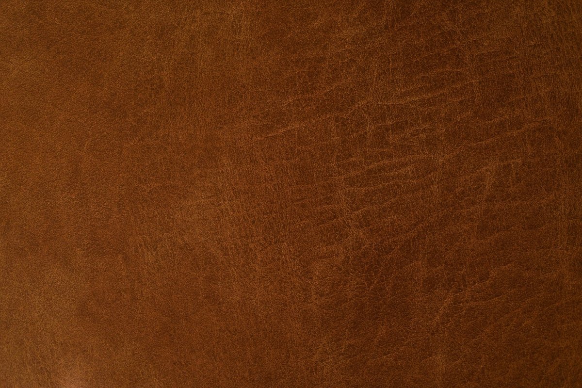 Tipuri de piele pentru tapițerie și design interior: piele naturală, piele perforată și piele naturală la metru