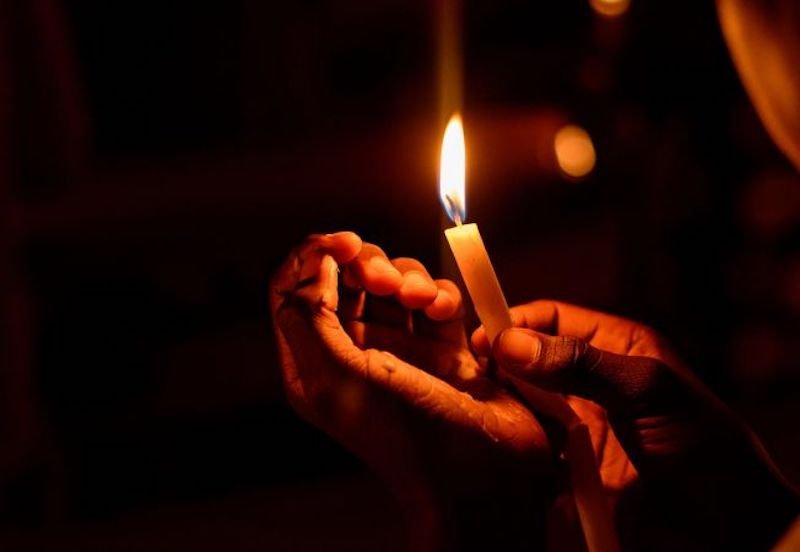 Sfânta Lumină va fi adusă de la Ierusalim în seara de sâmbătă și distribuită în toate eparhiile Patriarhiei Române