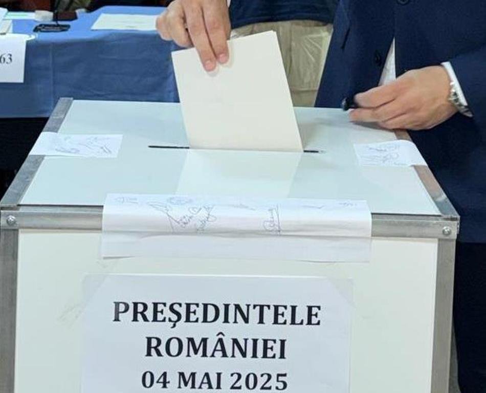 Românii au decis: potrivit primelor sondaje, aferente orei 19, în turul doi se prefigurează o finală George Simion - Crin Antonescu sau Nicușor Dan / UPDATE: Crin Antonescu își recunoaște înfrângerea