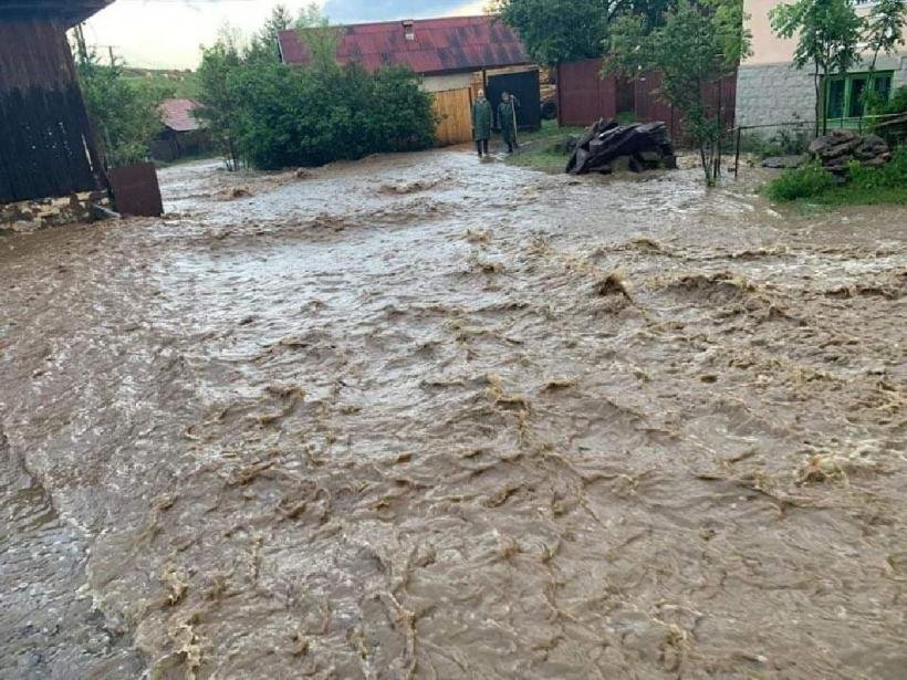 Cod galben de inundații pe râuri din mai multe județe