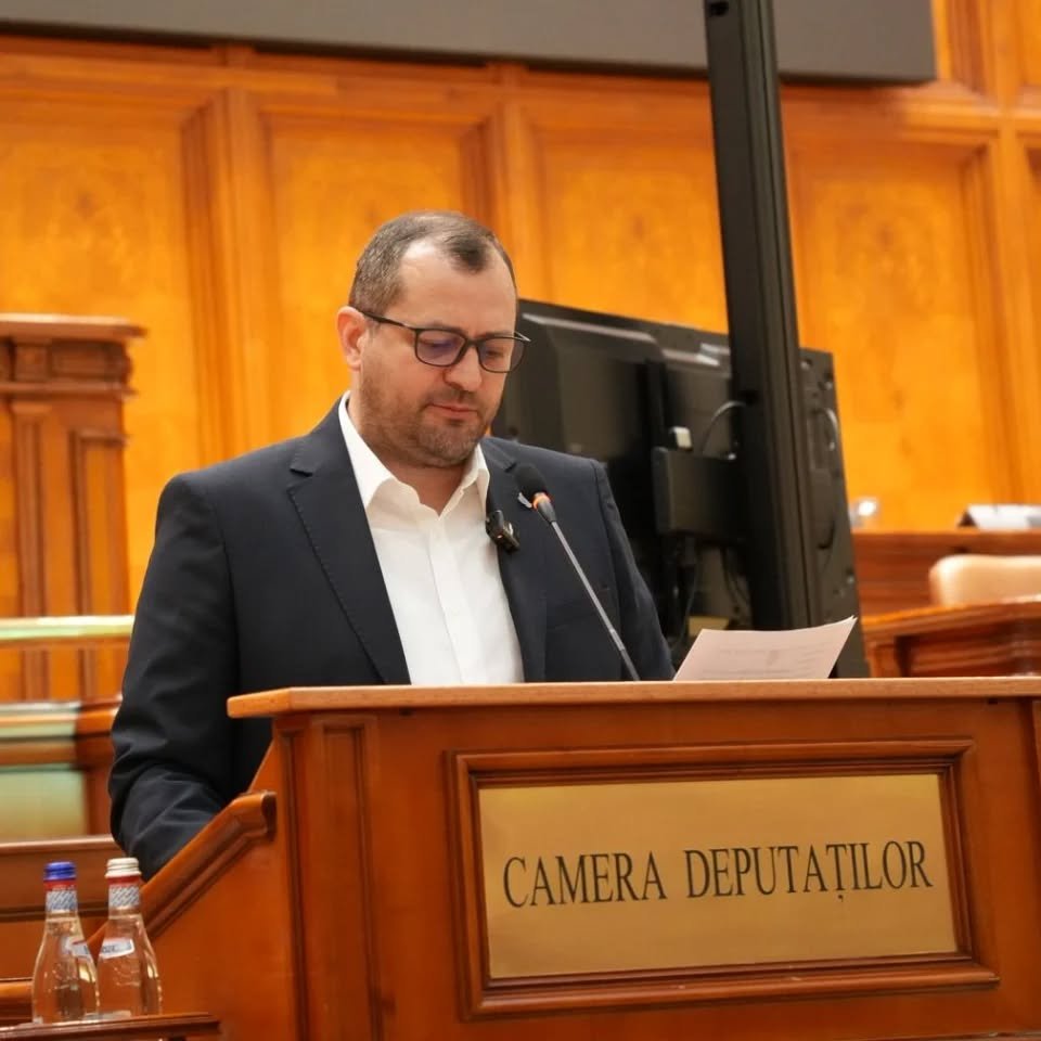 Răzvan Cadar: „Educația e una dintre cele mai importante investiții pe care le putem face ca și societate”