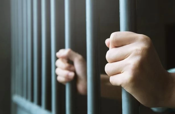Condamnat la închisoare, pentru conducere sub influența alcoolului