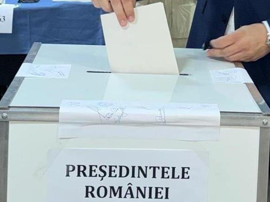 Românii votează în turul doi; intrați AICI pentru a vedea prezența la vot în timp real