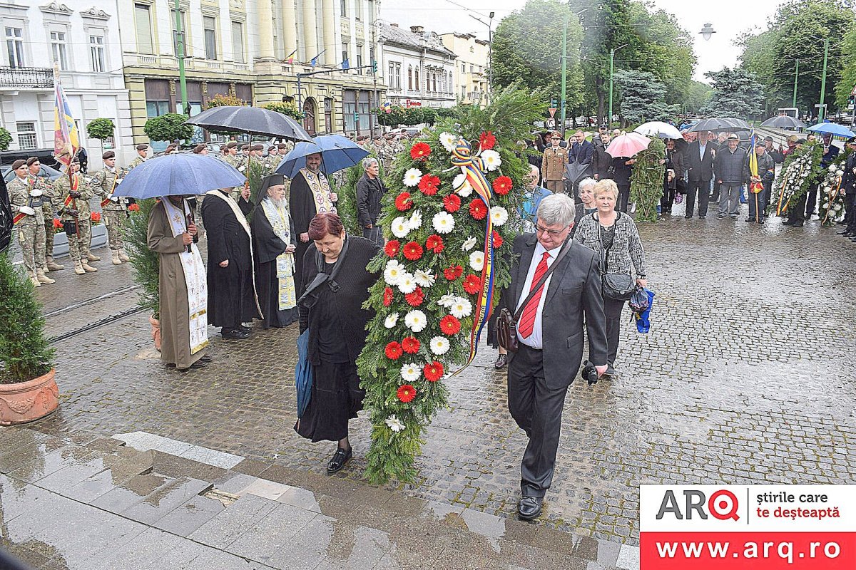 Ceremonii militare și religioase dedicate Zilei Eroilor