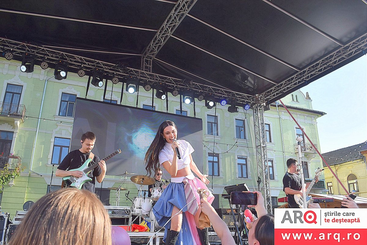 Mira – recital în Piața Catedralei (Foto)