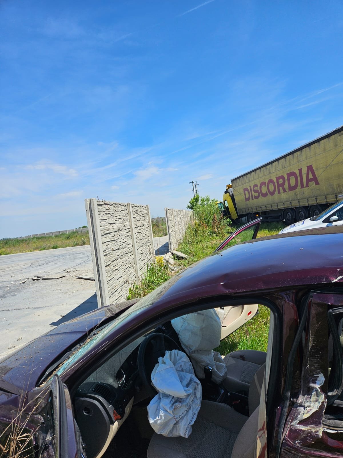 Accident rutier pe DN79, în apropiere de Zimandcuz (Poze)