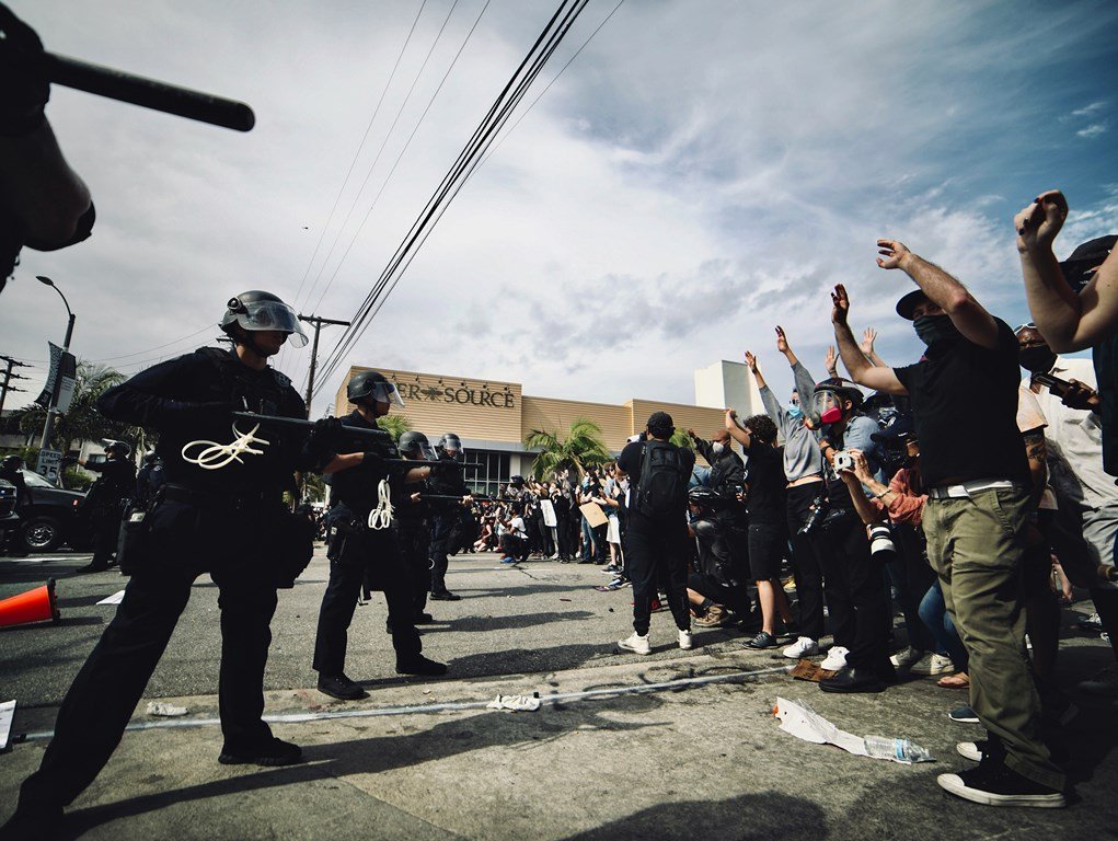 Proteste de amploare la Los Angeles; președintele Trump cere trimiterea Gărzii Naționale