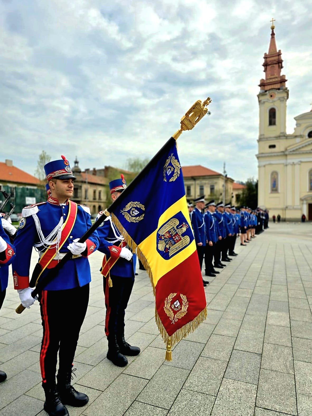 Tinerii care își doresc o carieră de ofițer în Jandarmeria Română se pot înscrie la Academia de Poliție „Alexandru Ioan Cuza”
