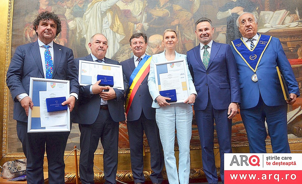 Decernarea distincțiilor de onoare ale Județului Arad - Fotoreportaj