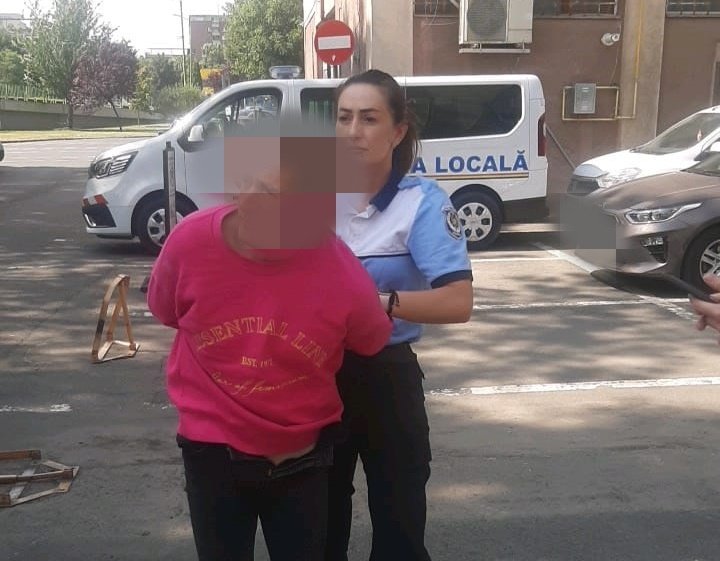 Milog agresiv cu cei care nu-i dau bani săltat de Poliția Locală