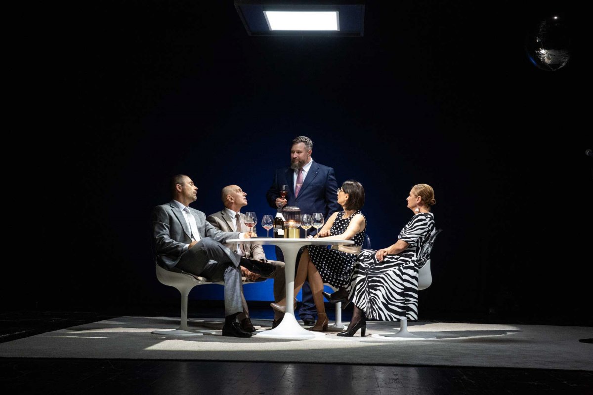 „Aniversare”, spectacolul Teatrului Clasic „Ioan Slavici” Arad - sold-out la Festivalul Internațional de Teatru de la Sibiu