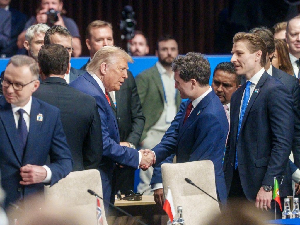 Nicușor Dan față-n față cu Donald Trump la summitul NATO de la Haga