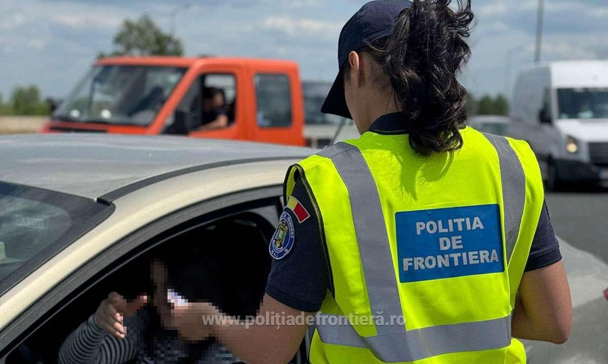 Doi români au fost prinși la volan cu dreptul de a conduce suspendat
