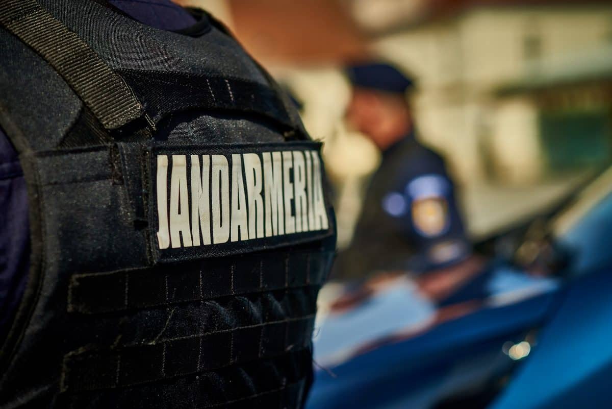 (VIDEO) Intervenție a jandarmilor în cazul unei tâlhării pe Bulevardul Revoluției