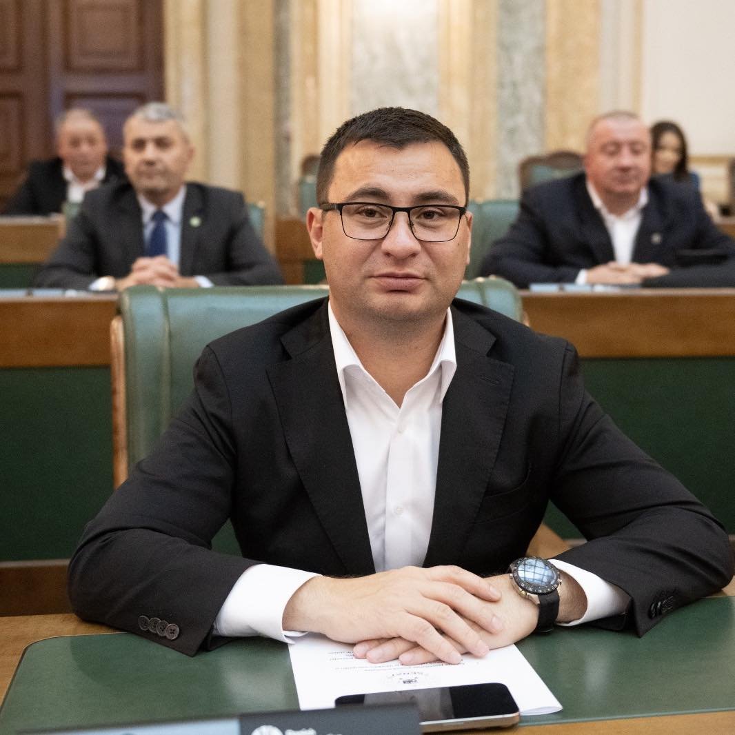 Glad Varga: „Reforma începe de sus. Nu mai putem accepta risipă, funcții goale și bani irosiți”