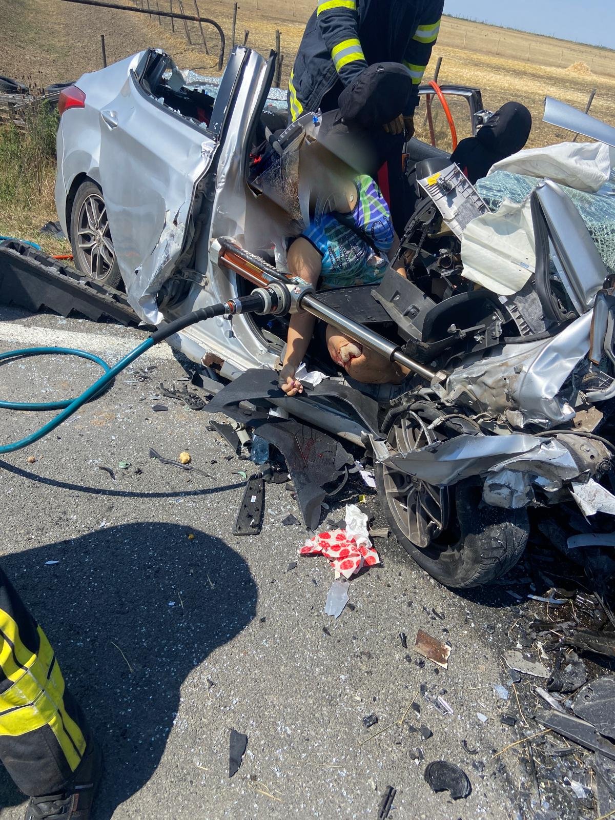 Accident cu două autoturisme și doi morți lângă Turnu