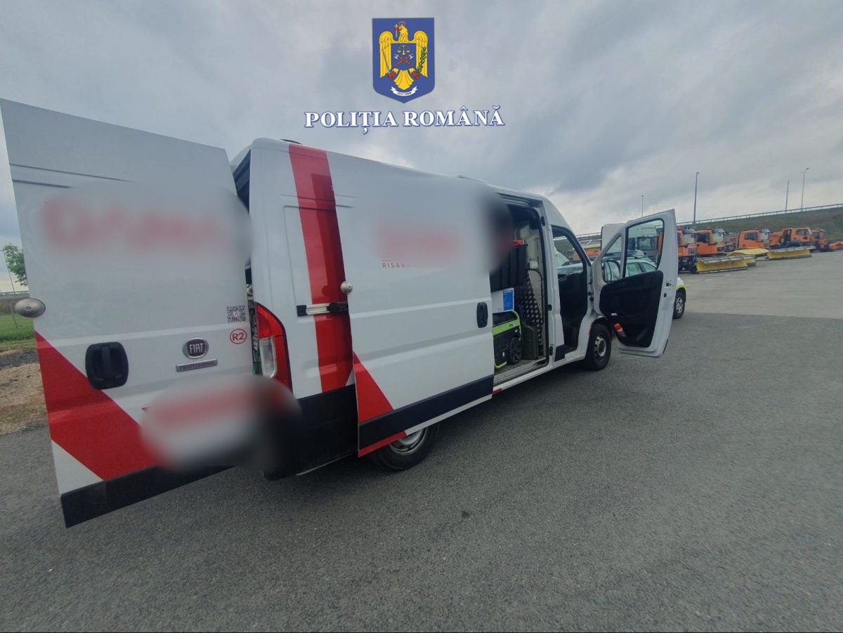 (VIDEO) Autoutilitară furată din Italia, depistată pe A1 Deva-Nădlac