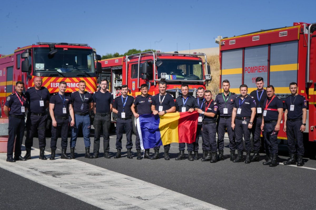 Predarea - primirea ștafetei între cele două schimburi de pompieri români prezenți în Franța