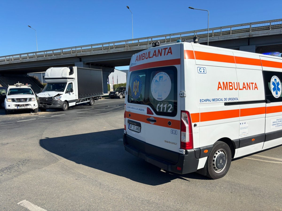 Accident pe Calea 6 Vânători: patru persoane implicate