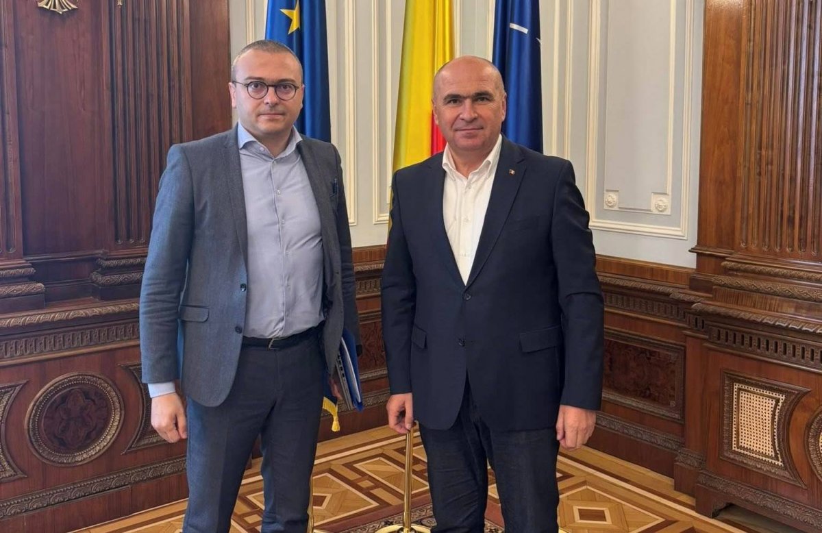 „Se apără prostia, pentru că simte că vine evaluarea.” O analiză fără menajamente, semnată de fotoreporterul Cătălin Urdoi