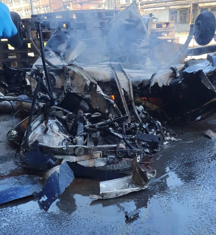 Accident aviatic cu două victime decedate: aparat de zbor prăbușit în curtea Astra Vagoane Marfă (FOTO) / UPDATE: Una dintre victime este căpitanul Vlad Zgărdău
