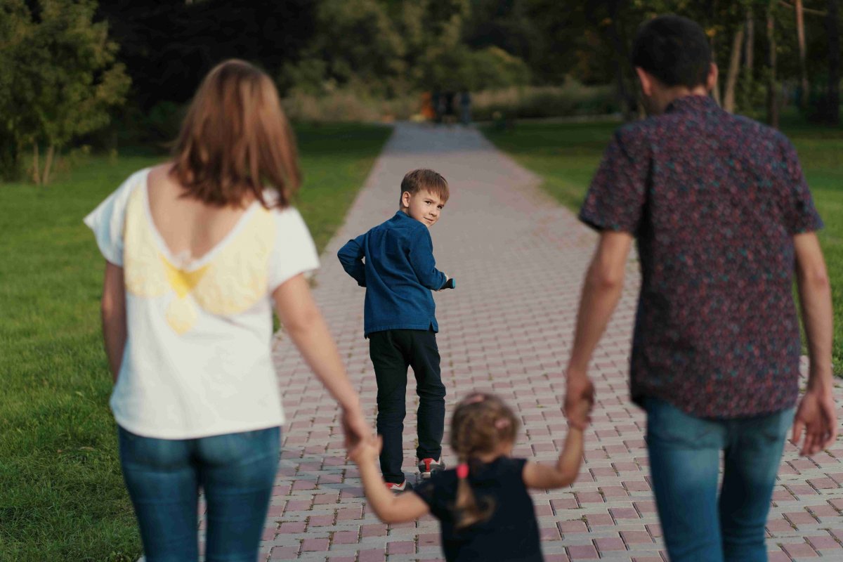 DIRECȚIA GENERALĂ DE ASISTENȚĂ SOCIALĂ ȘI PROTECȚIA COPILULUI ANGAJEAZĂ ASISTENȚI MATERNALI
