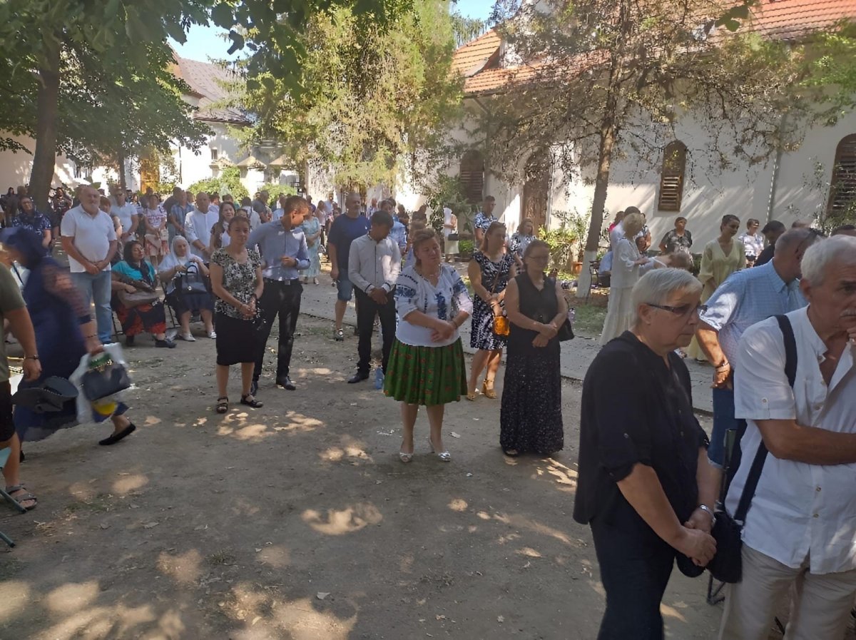 SLUJBĂ DE PRIVEGHERE ÎN AJUNUL PRAZNICULUI ADORMIRII MAICII DOMNULUI LA MĂNĂSTIREA HODOȘ-BODROG