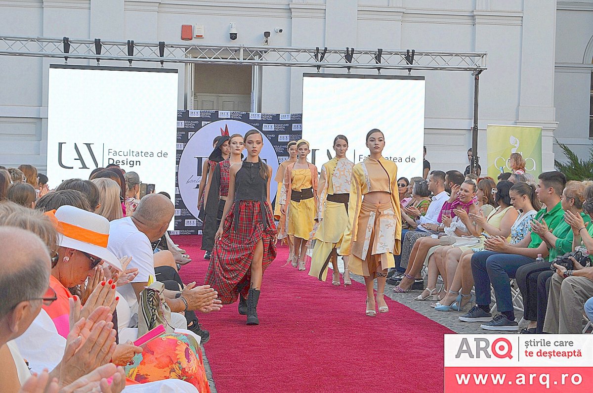 Boulevard Fashion Festival a aniversat 5 ani de eleganță și inovație în modă împreună cu Facultatea de Design U.A.V. la Zilele Aradului - ediția din 2025!