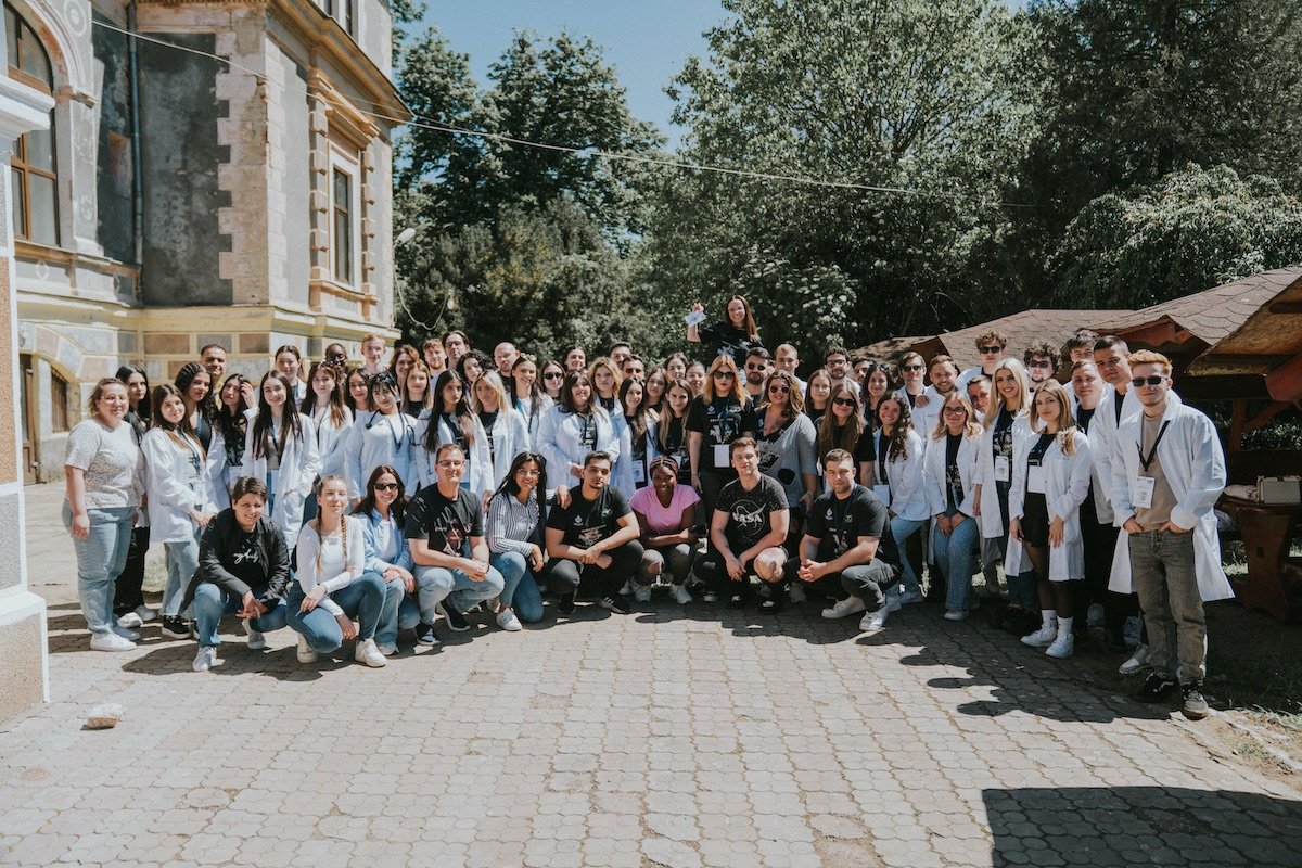 Facultatea de Medicină UVVG Arad: peste 30 de ani de excelență și umanitate