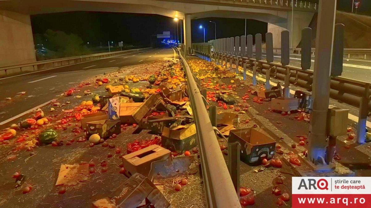 Accident cu două microbuze pe Autostrada A1 în apropiere de Aradul Nou