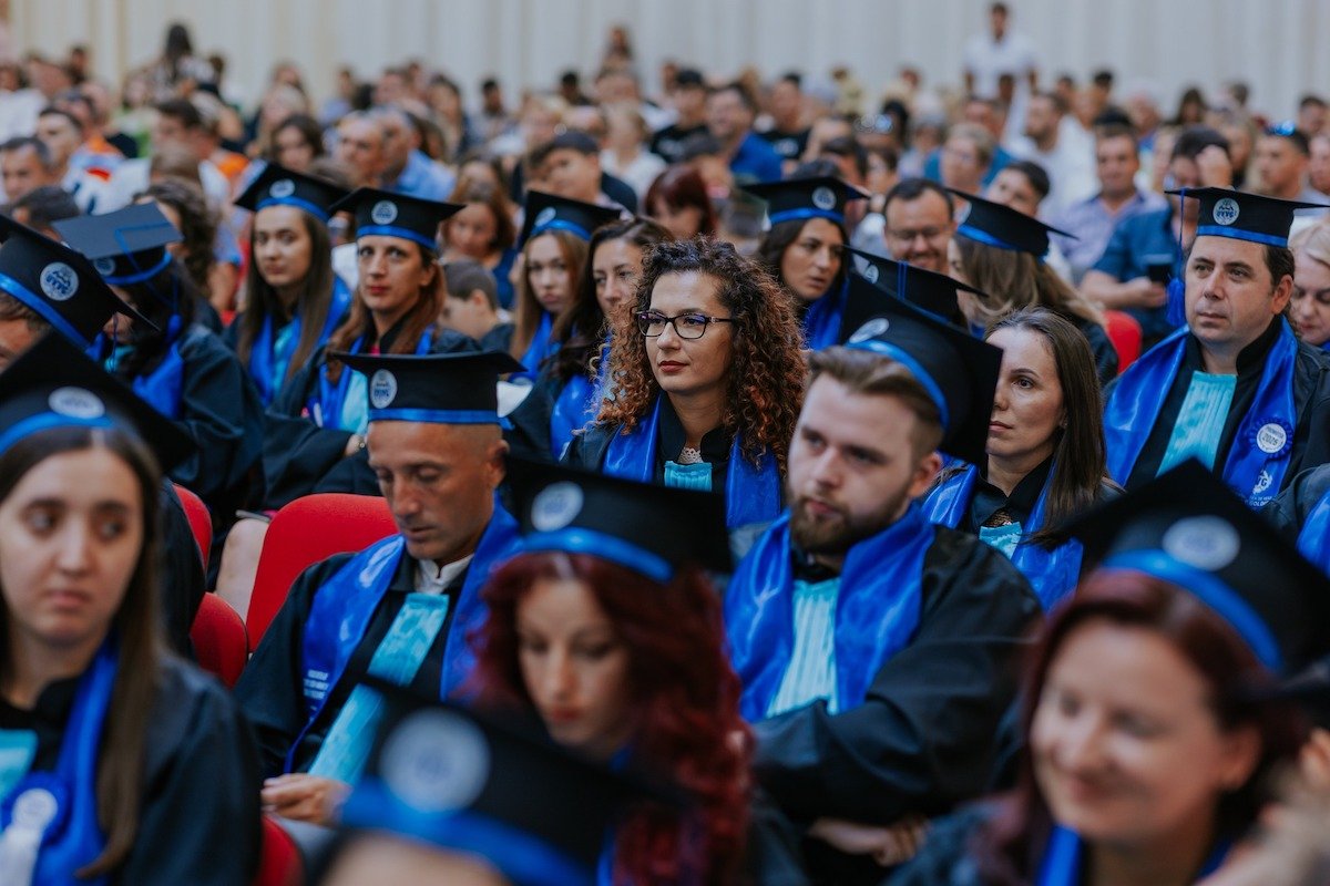 Competiție acerbă la Universitatea de Vest „Vasile Goldiș” din Arad: 2 candidați pe un loc la cele mai căutate programe!