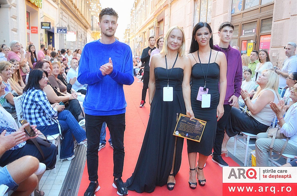 Amintiri de la ZILELE ARADULUI: Arad Fashion Youth a dinamizat str. Mețianu și a ridicat moda la un nivel înalt