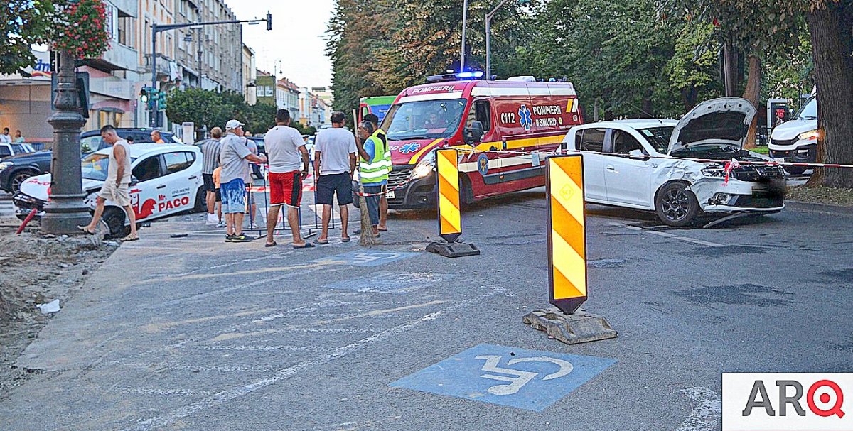 Când un BOLT se ia la trântă cu Mr. Paco ... apare obligatoriu Vulturul Pleșuv