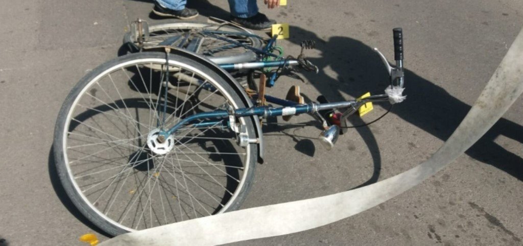 Femeie lovită de mașină la intrarea în Horia: victima, transportată la spital