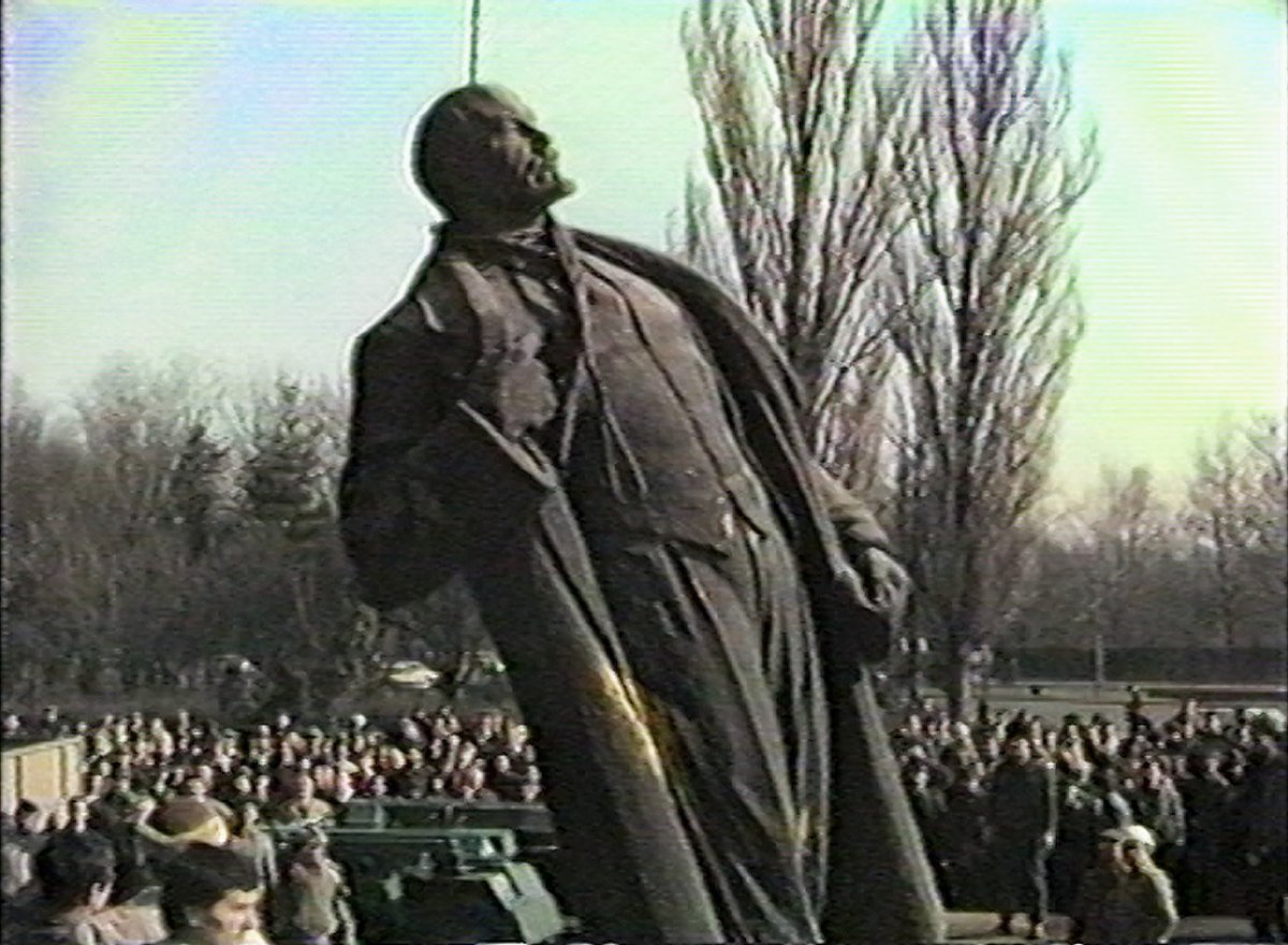 fARAD #12 aduce pe marele ecran filme sub genericul PROPAGANDĂ și lansează o competiție de scurtmetraje documentare realizate de cineaști emergenți