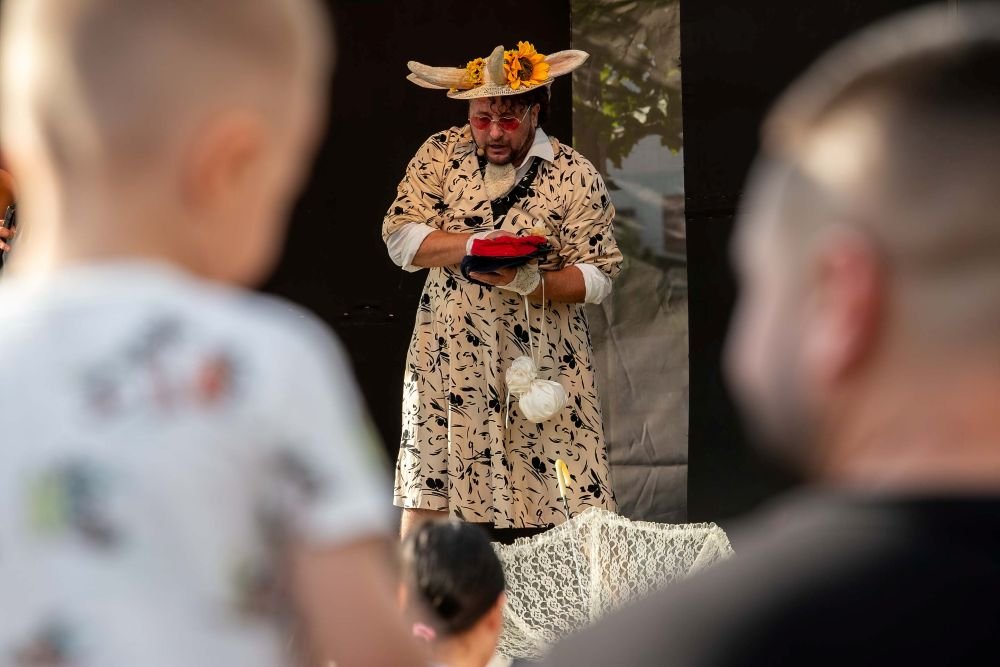 Teatrul Clasic „Ioan Slavici” Arad mai aproape de comunitate. Teatru, sport și distracție pentru întreaga familie