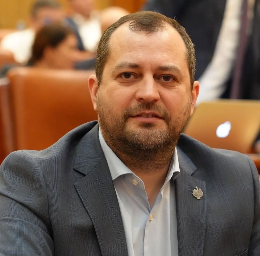 Răzvan Cadar: „Jocul unor politicieni din PSD, care oscilează între putere și opoziție, face rău României”