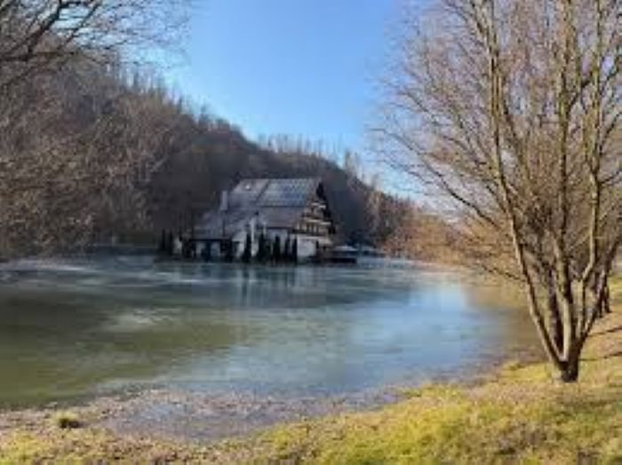 Restaurant de peste 100 de locuri din Moneasa amendat de Garda de Mediu cu 30.000 de lei; vezi care a fost motivul