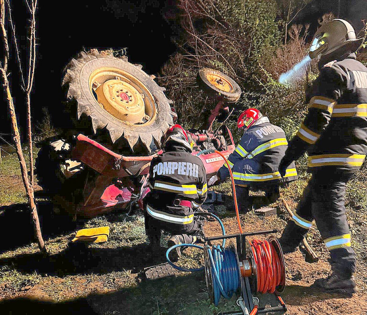 Un bărbat a murit strivit de tractor la Mermești