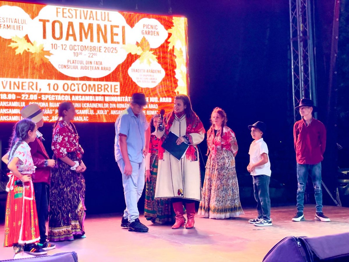 Festivalul Toamnei și al Familiei – început în forță pe platoul Consiliului Județean Arad! (FOTO)